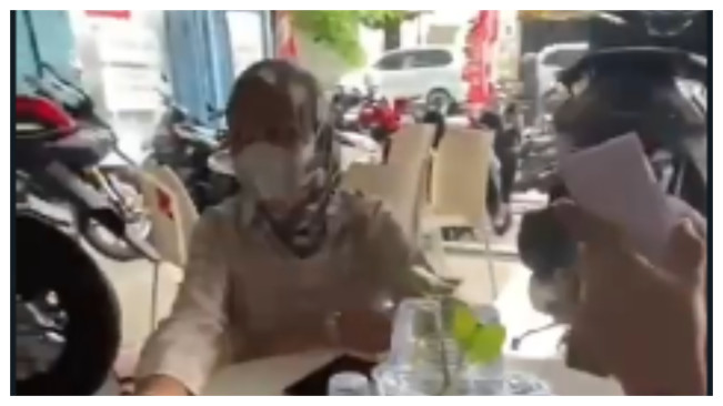 Viral! Wanita di Kediri Coba Beli Motor Pakai “Uang” Kertas Tulisan Tangan